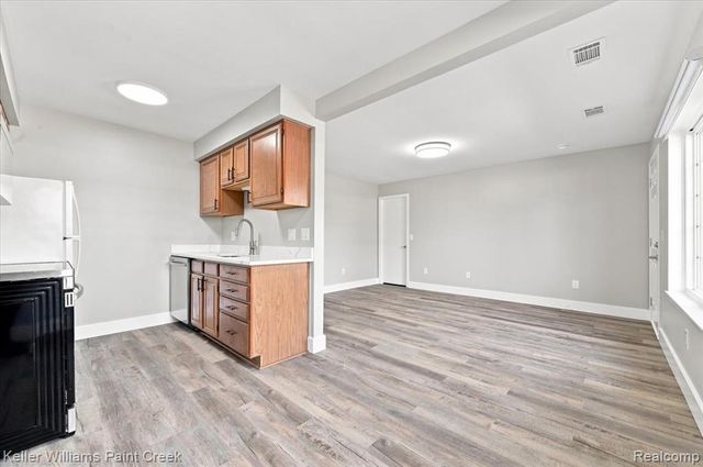 31842 Kelly Road 3, Roseville, MI 48066