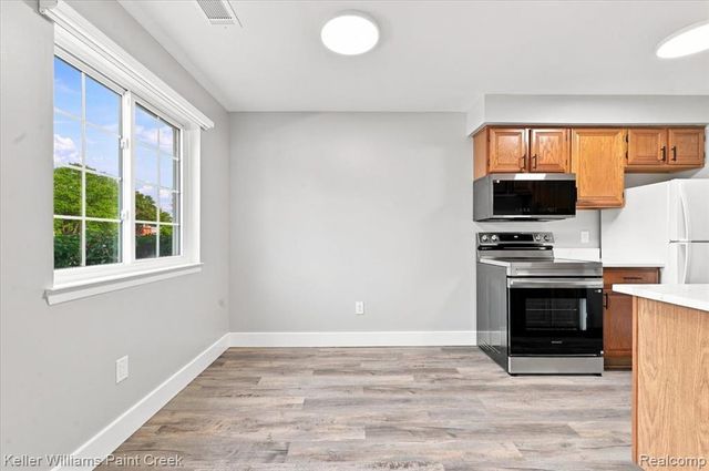 31842 Kelly Road 3, Roseville, MI 48066