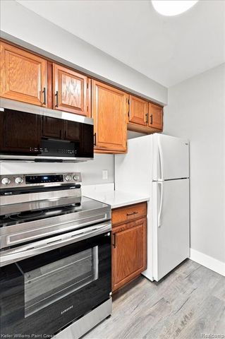 31842 Kelly Road 3, Roseville, MI 48066