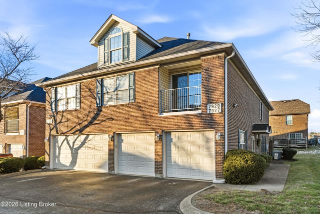 7927 Grand Cascade Dr, Louisville, KY 40228
