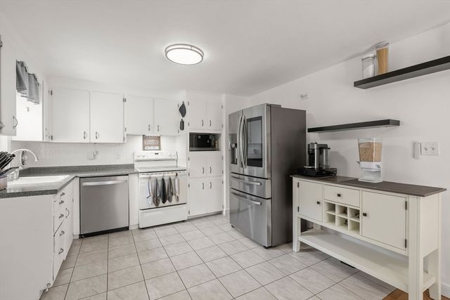 10 Perley Ave, Peabody, MA 01960