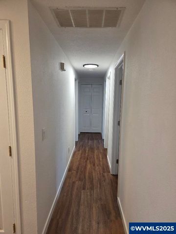 4744 Ravine Ct NE, Salem, OR 97305