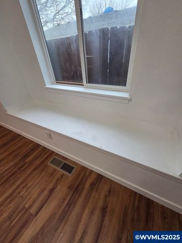 4744 Ravine Ct NE, Salem, OR 97305