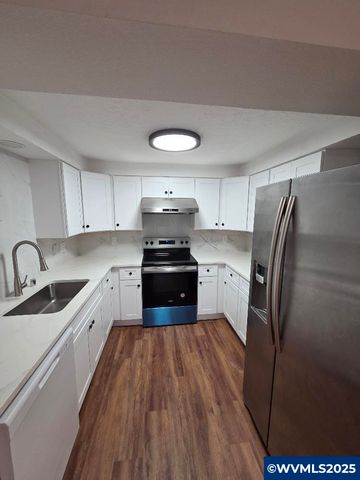 4744 Ravine Ct NE, Salem, OR 97305