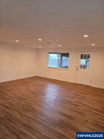 4744 Ravine Ct NE, Salem, OR 97305