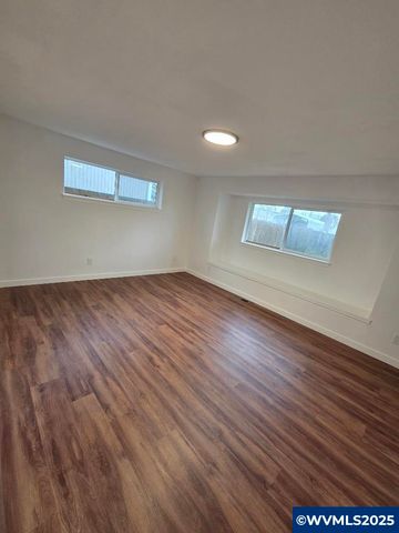 4744 Ravine Ct NE, Salem, OR 97305