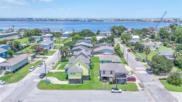 1728 69th Street, Galveston, TX 77551