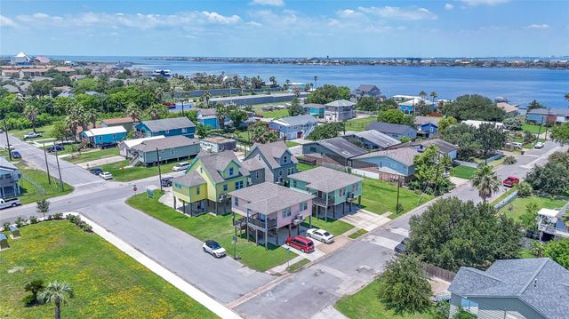 1728 69th Street, Galveston, TX 77551