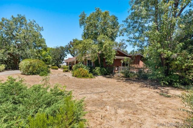 2004 Shire, El Cajon, CA 92019