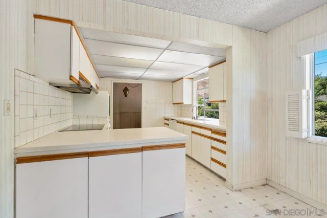 2004 Shire, El Cajon, CA 92019