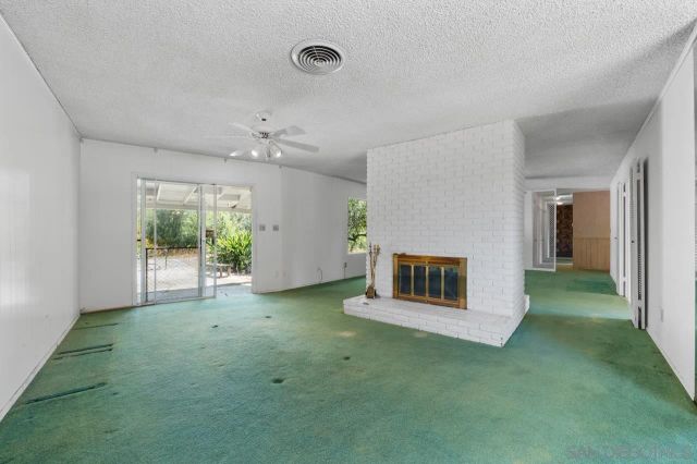 2004 Shire, El Cajon, CA 92019