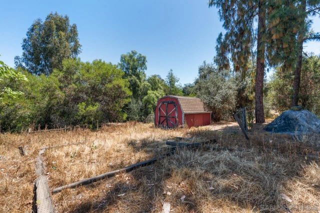 2004 Shire, El Cajon, CA 92019