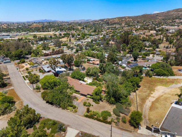 2004 Shire, El Cajon, CA 92019