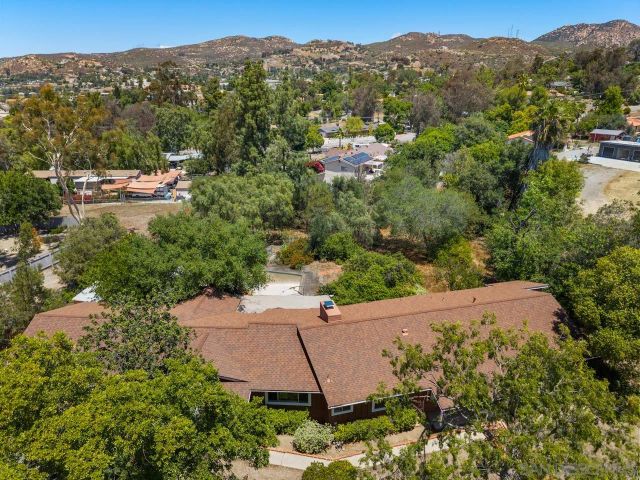 2004 Shire, El Cajon, CA 92019