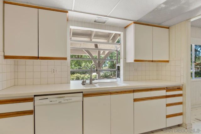 2004 Shire, El Cajon, CA 92019