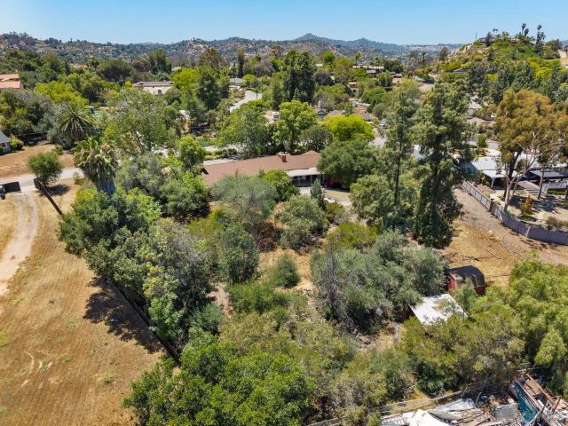 2004 Shire, El Cajon, CA 92019