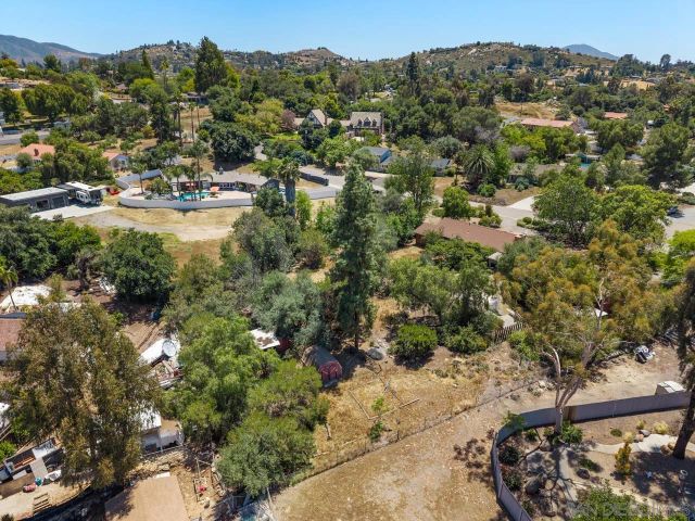 2004 Shire, El Cajon, CA 92019