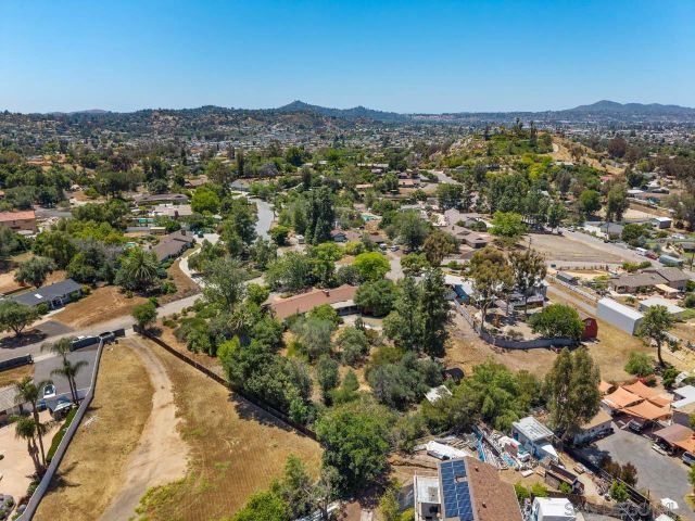 2004 Shire, El Cajon, CA 92019