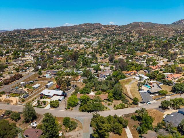 2004 Shire, El Cajon, CA 92019