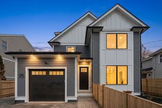 28 Keefe Ave, Newton, MA 02464