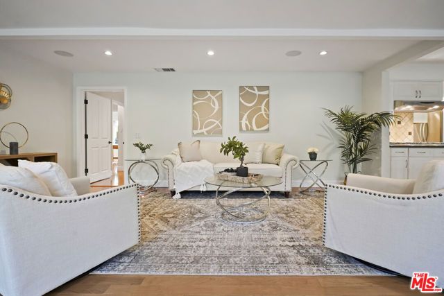 2452 N Altadena Drive, Altadena, CA 91001