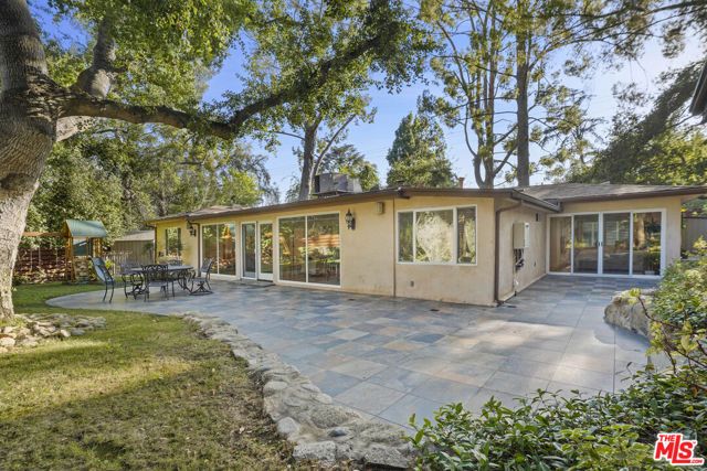 2452 N Altadena Drive, Altadena, CA 91001