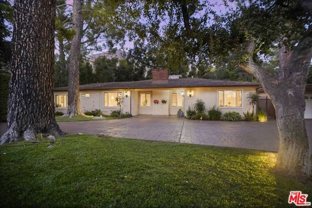 2452 N Altadena Drive, Altadena, CA 91001