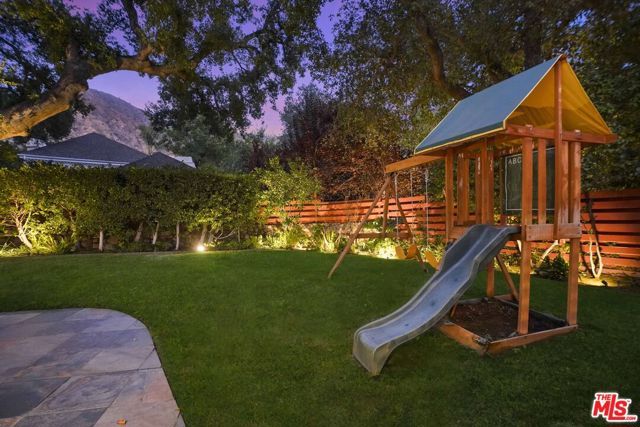 2452 N Altadena Drive, Altadena, CA 91001