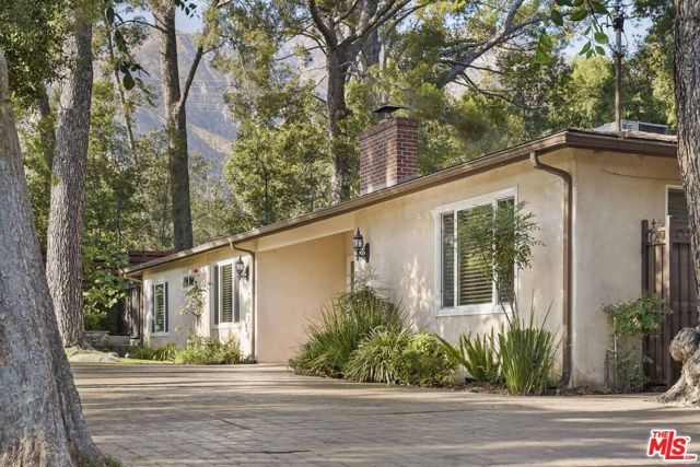 2452 N Altadena Drive, Altadena, CA 91001