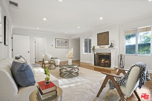 2452 N Altadena Drive, Altadena, CA 91001