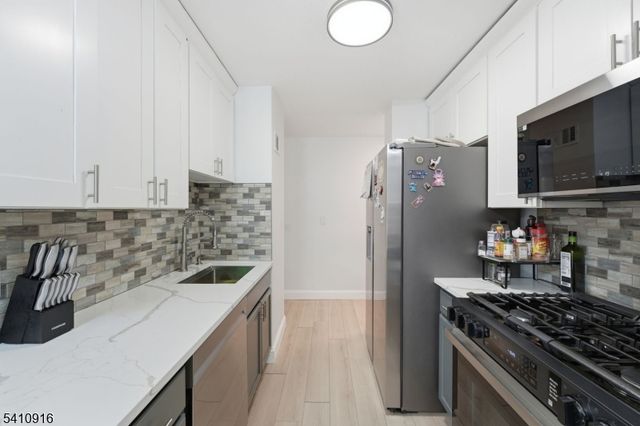 704 N Broad St 3C, Elizabeth City, NJ 07208