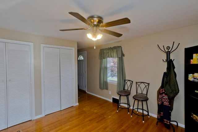 93 Moss Rd, Springfield, MA 01119