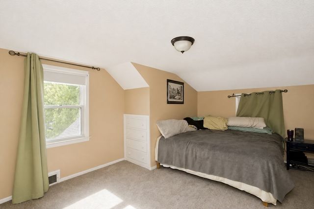 93 Moss Rd, Springfield, MA 01119