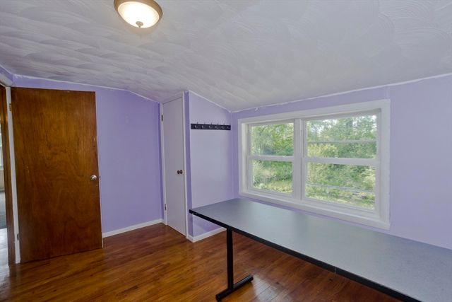 93 Moss Rd, Springfield, MA 01119