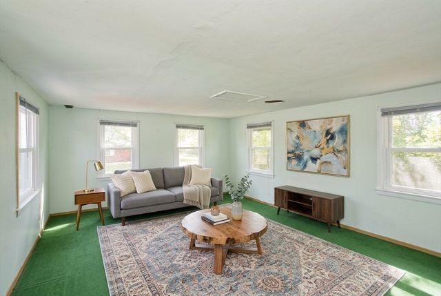 93 Moss Rd, Springfield, MA 01119