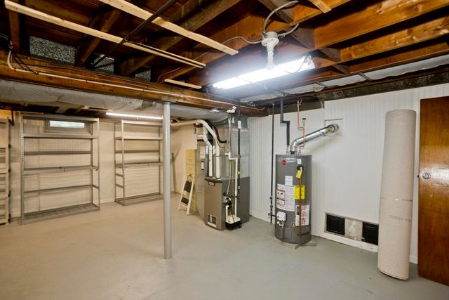 93 Moss Rd, Springfield, MA 01119