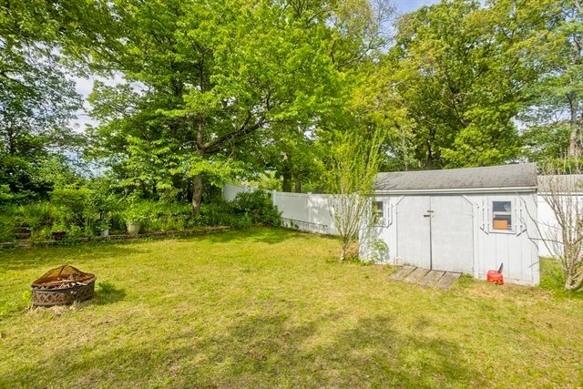 93 Moss Rd, Springfield, MA 01119