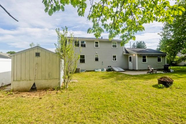 93 Moss Rd, Springfield, MA 01119