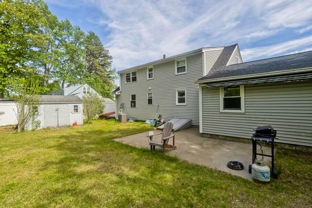 93 Moss Rd, Springfield, MA 01119