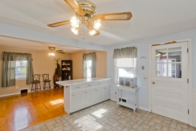 93 Moss Rd, Springfield, MA 01119
