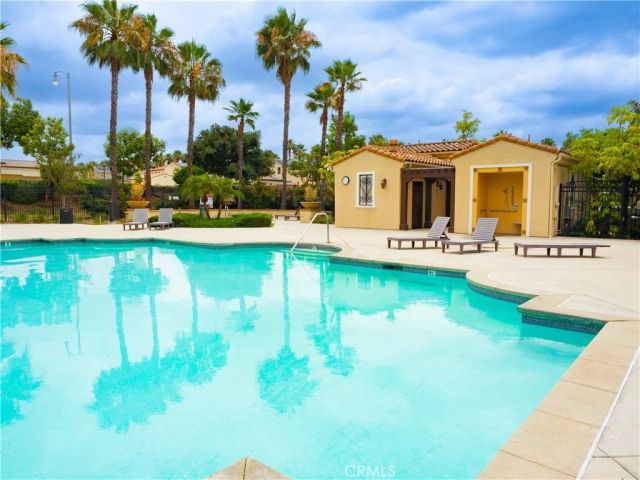 820 E Ruby Lace, Azusa, CA 91702