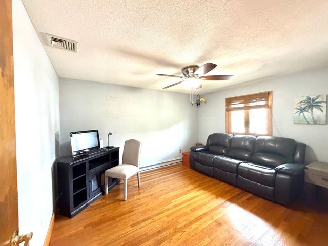 21 Venice 0, Saugus, MA 01906