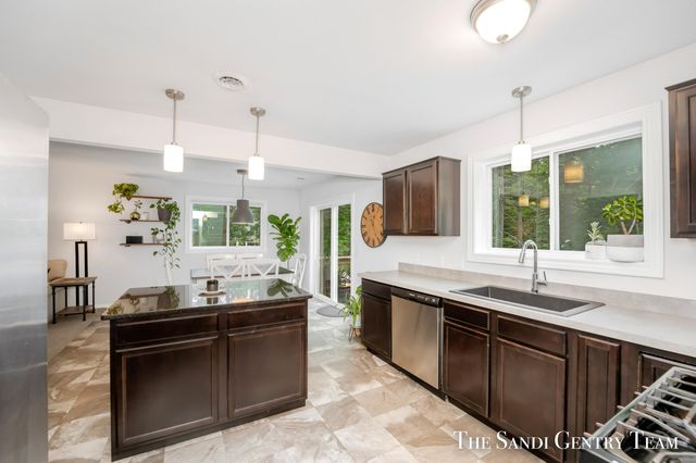 568 N River Hills Drive, Newaygo City, MI 49337