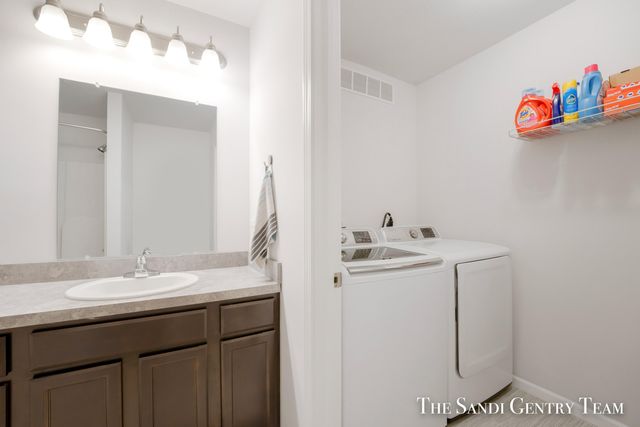 568 N River Hills Drive, Newaygo City, MI 49337