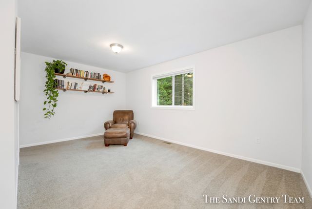 568 N River Hills Drive, Newaygo City, MI 49337