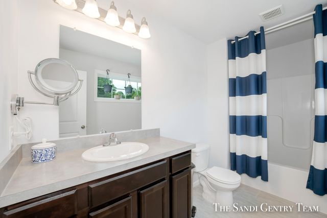 568 N River Hills Drive, Newaygo City, MI 49337