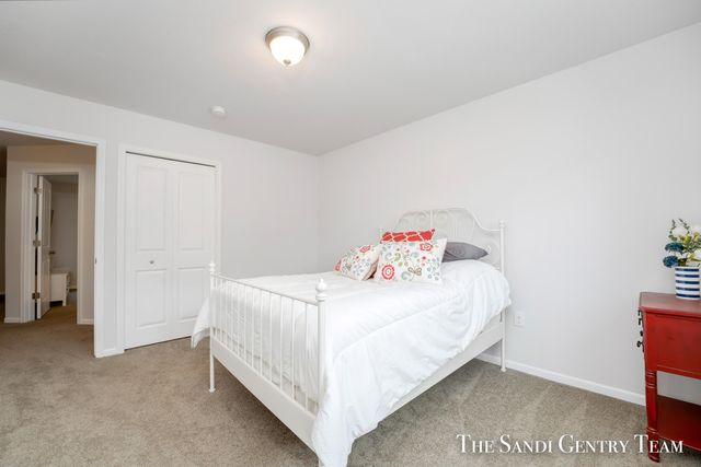 568 N River Hills Drive, Newaygo City, MI 49337