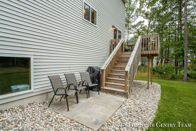 568 N River Hills Drive, Newaygo City, MI 49337