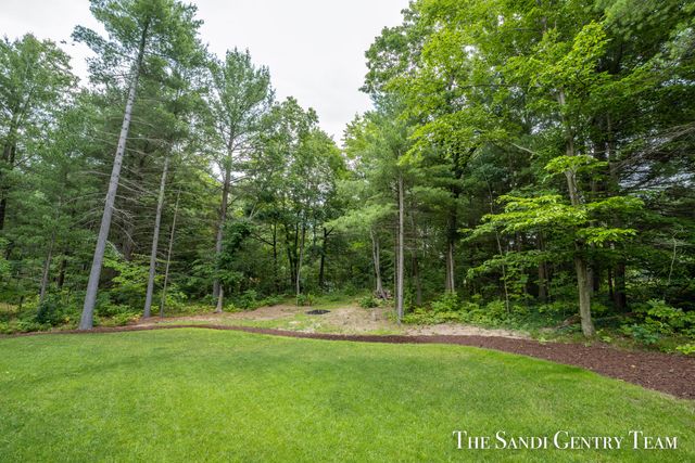 568 N River Hills Drive, Newaygo City, MI 49337