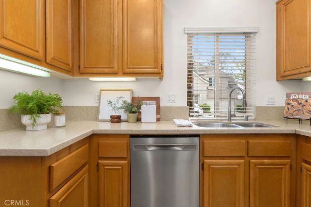201 Cherrybrook, Irvine, CA 92618